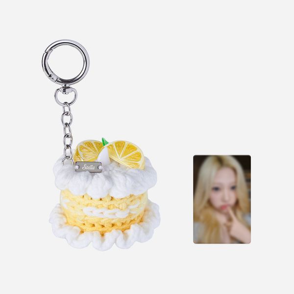 HEARTS2HEARTS STELLA CROCHET MINI CAKE KEYRING [2026 SM ARTIST BIRTHDAY]